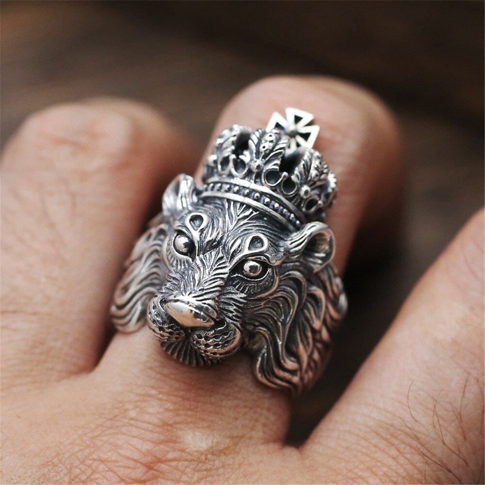 ring lion's head look disturbing steel