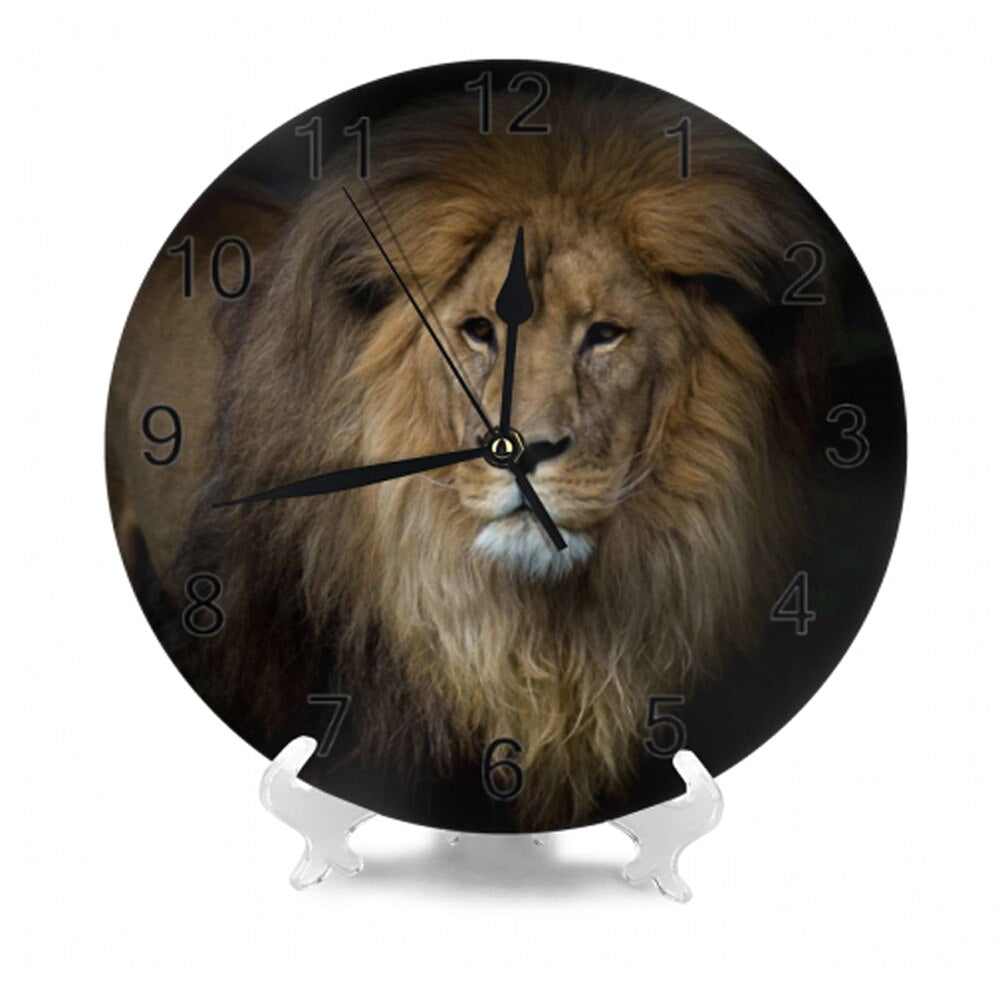 clock lion head with black eyes