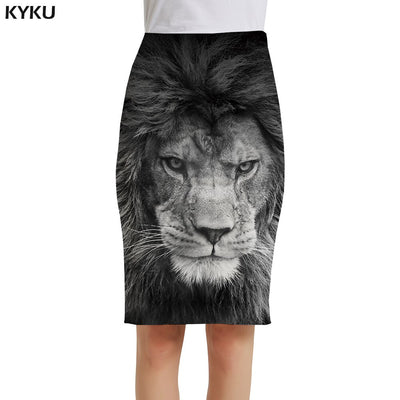 skirt lion of gray fur with a piercing look